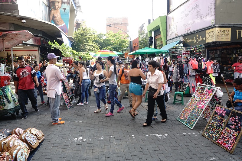 Street Shopping, Medellin