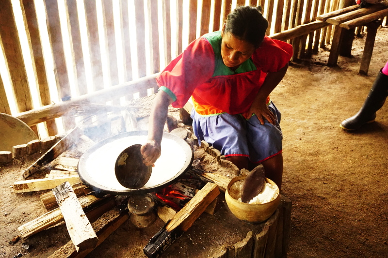 Siona lady making yuca bread